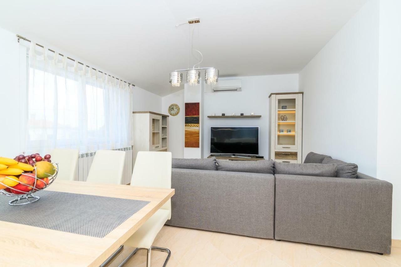 Holiday Home Natasha Svetvinčenat Dış mekan fotoğraf